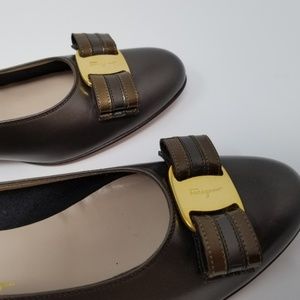 Salvatore Ferragamo Vara Ballerina Flats Size 9 A4